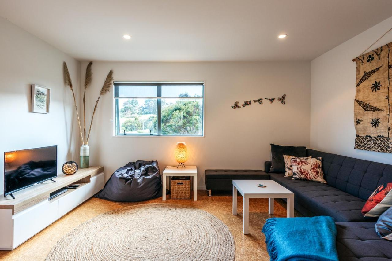 Treetop Retreat - Onetangi Holiday Home Екстериор снимка