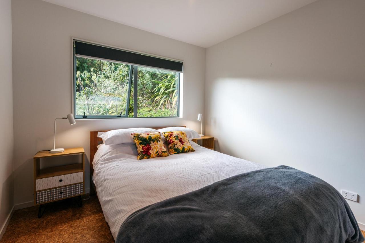 Treetop Retreat - Onetangi Holiday Home Екстериор снимка